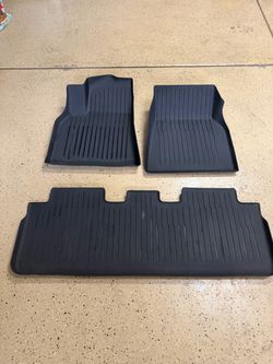 Tesla Model Y all weather mat