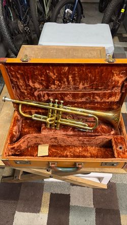 Vintage 1947 Los Angeles olds ambassador trumpet