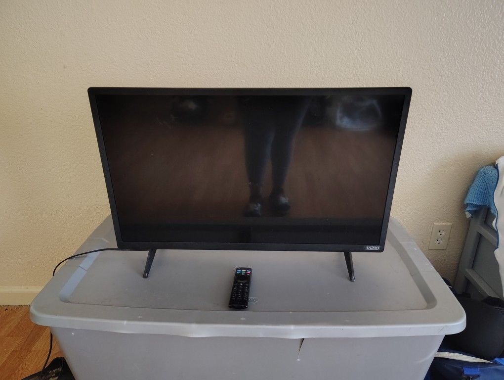 24-in Vizio D Led TV