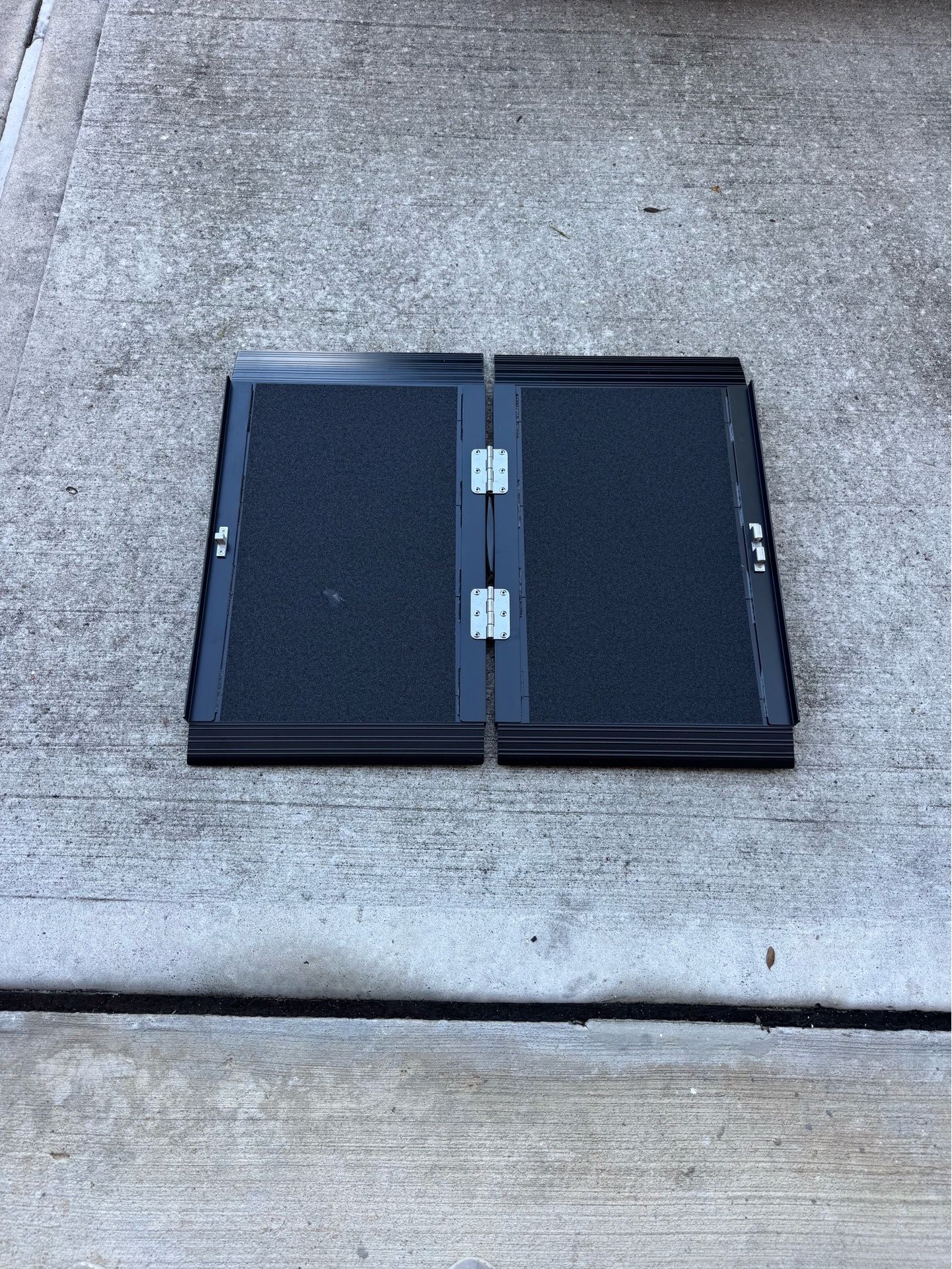 Portable aluminum ramp 2ft