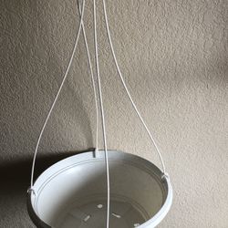12" White Plastic Hanging Basket/Pot