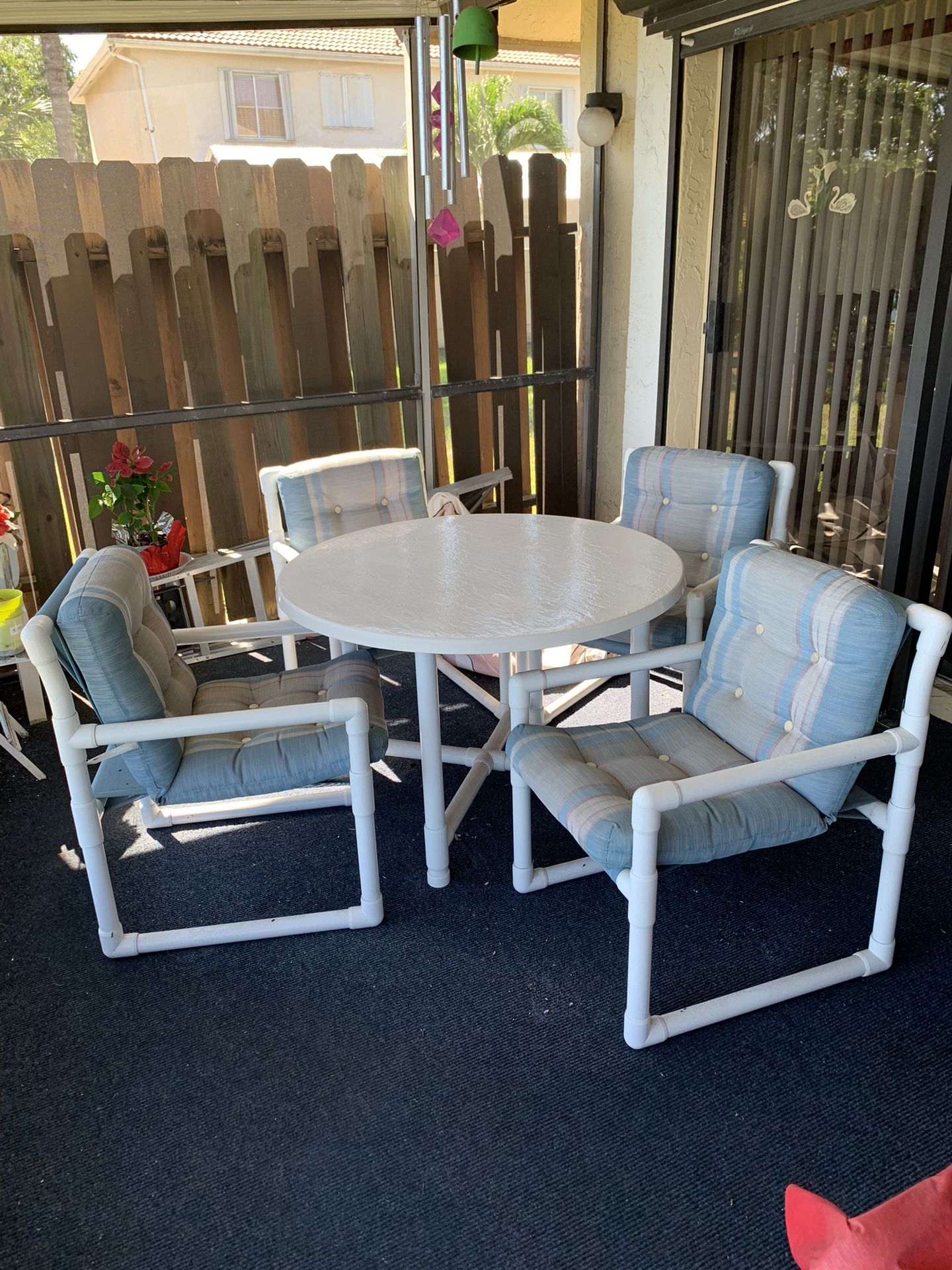 Patio Furniture Table And 4 Chairs & Cover