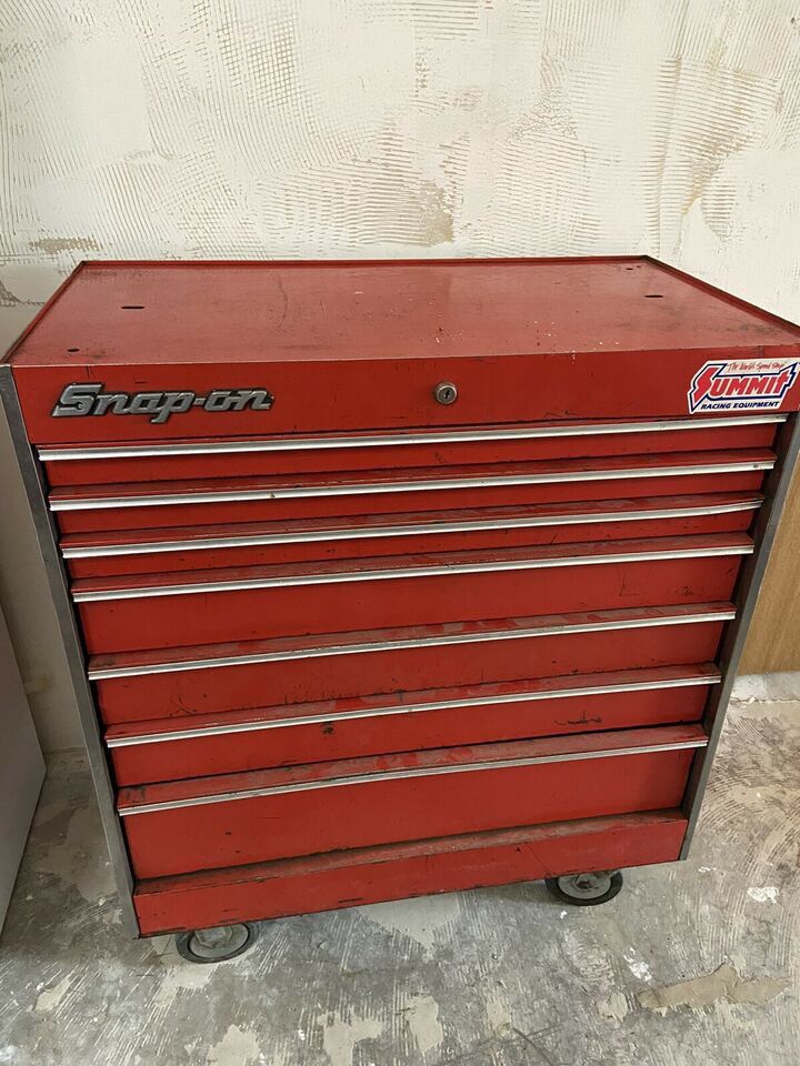 Snap on tool chest great condition