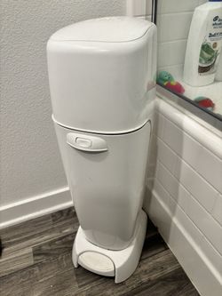 Diaper Genie Complete – Excellent Condition -not Inuse Anymore