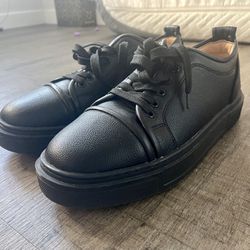 Size 10 Black Sneaker