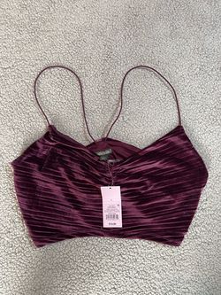 Burgundy velvet crop top with adjustable straps. Size: L #velvet #croptop #party