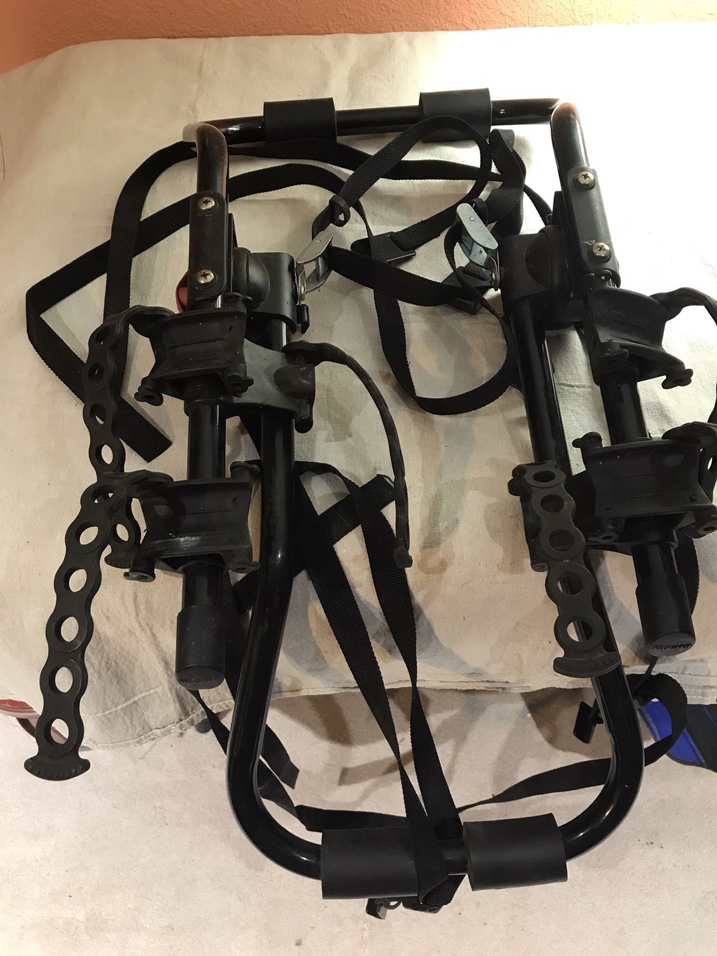 Yakama Bike rack, trunk- mount - holds two bikes
