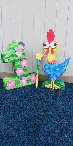 Piñata Moana adn Hei Hei