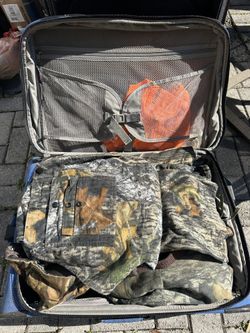 Hunting Gear Set. Over $600 Boots / Gloves / Pants / Jacket  Etc