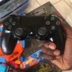 PS4 Controller