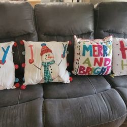 CHRISTMAS THROW PILLOWS 