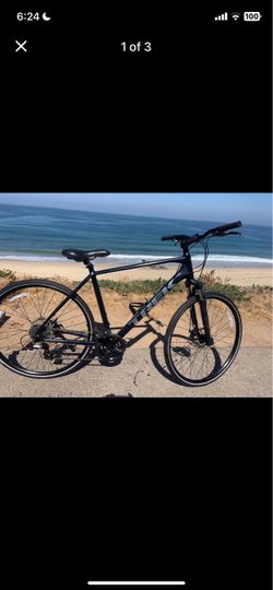 Trek dual sport 1. 16 speed large size lightweight aluminum frame with disc brakes. 2023 model