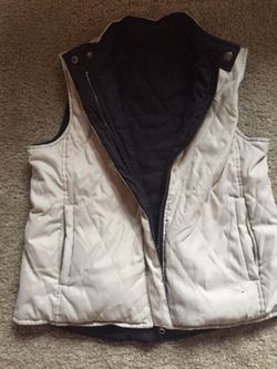 Reversible woman's best size S will fit M
