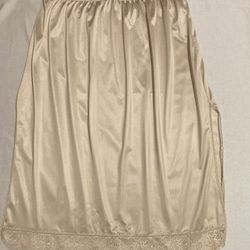Vintage Vanity Fair Half Slip Skirt Ivory Side Slit Floral Lace Hem Size X-Large