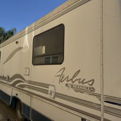 2000 Chevy Motorhome – Arrow Bus