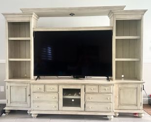 Wall unit