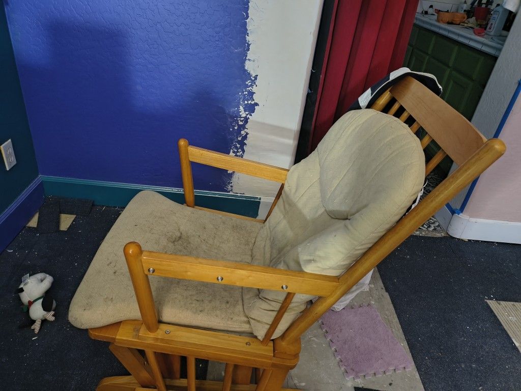Gliding Chair And Ottoman 
