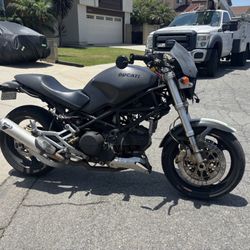 Ducati Monster 2002