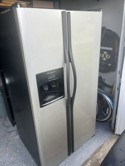 Side X Side Refrigerator Frigidaire