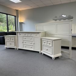King bedroom set (FREE 24H DELIVERY AND SETUP)