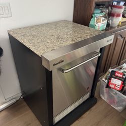 Outdoor refrigerator