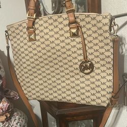 Large Michael Kors, Cross Body Purse.