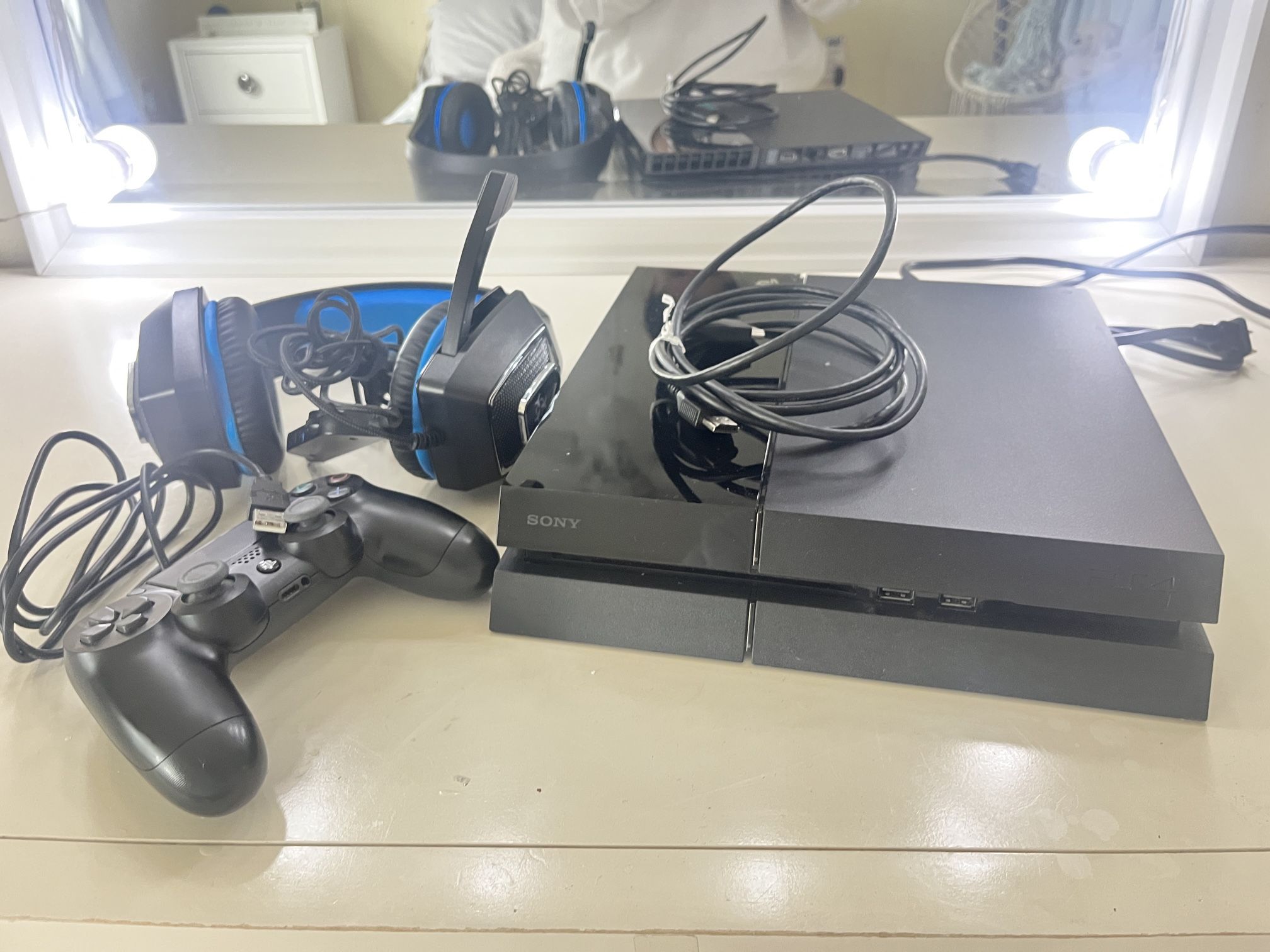 Sony PS4 500 GB (Renewed)