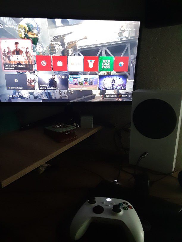 Xbox Series S And Monitor