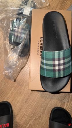 BURBERRY CHECKER SLIDES GREEN