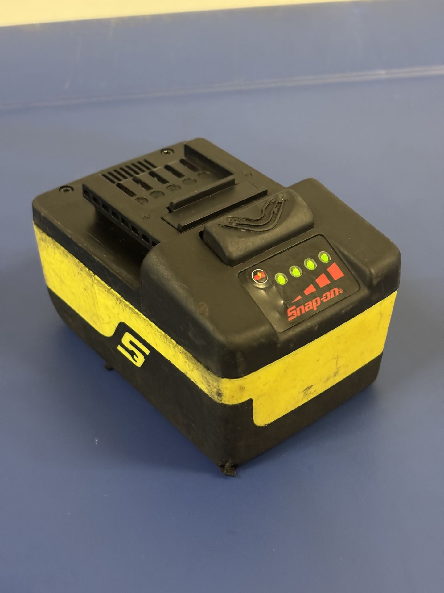 Snap-On Tools Battery 18V 4.0AH Lithium Ion CTB8185HV