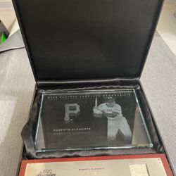 2003 Play Off Absolute Memorabilia Roberto Clemente Glass Plaque Jersey
