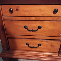 Two Night Stand And Dresser 