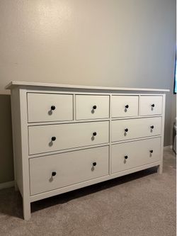 8-drawer dresser! Best price!