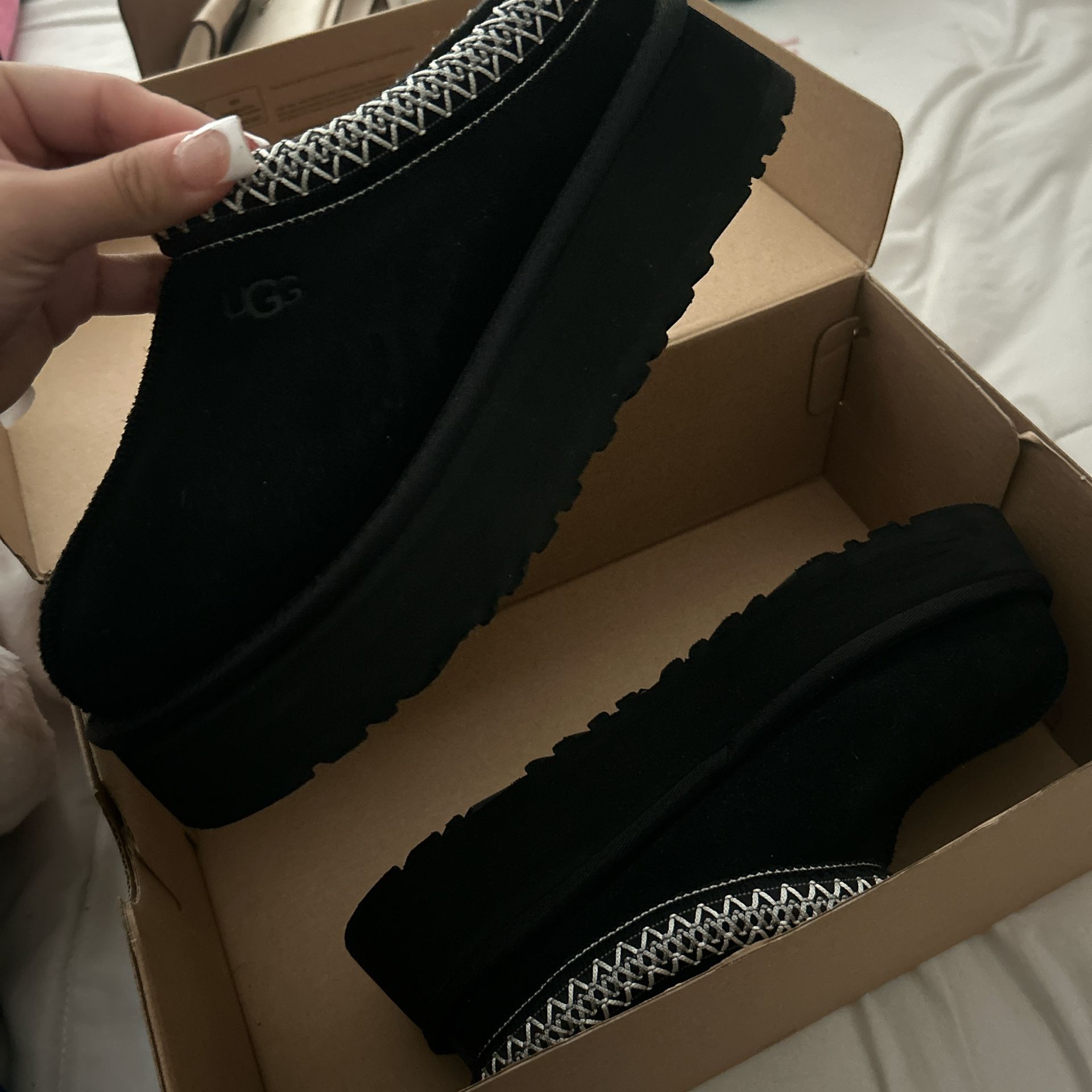 Uggs platform black 