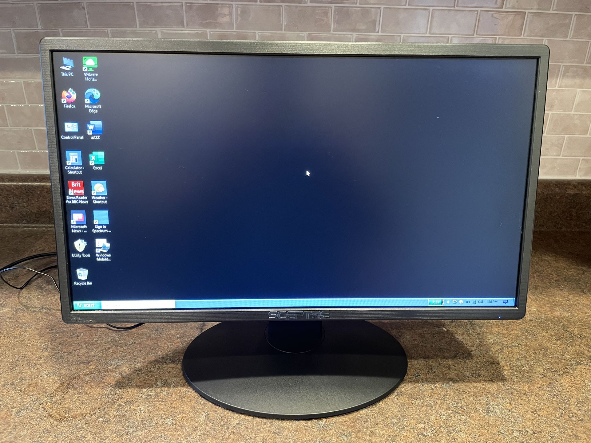 LCD Computer Monitor With Built In Speaker 