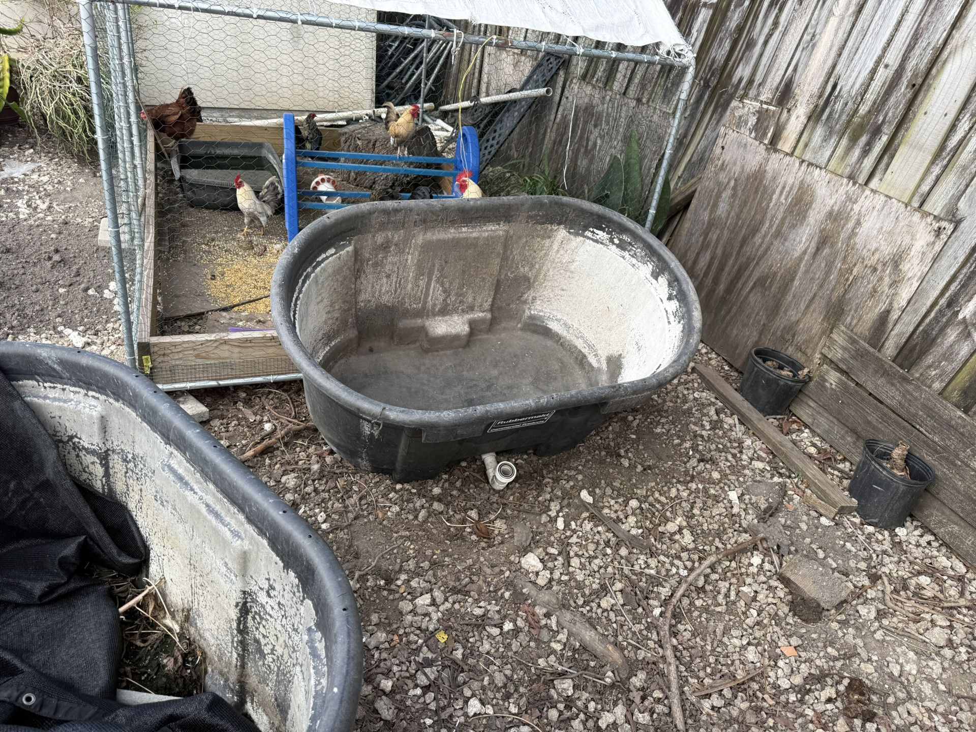 rubber made 100 gal stock tank