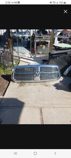 2013-2018 RAM 1500 Chrome Grill OEM