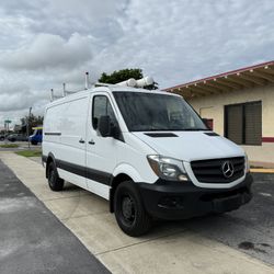 2018 Mercedes Sprinter 2500 Low Roof Cargo Van Diesel