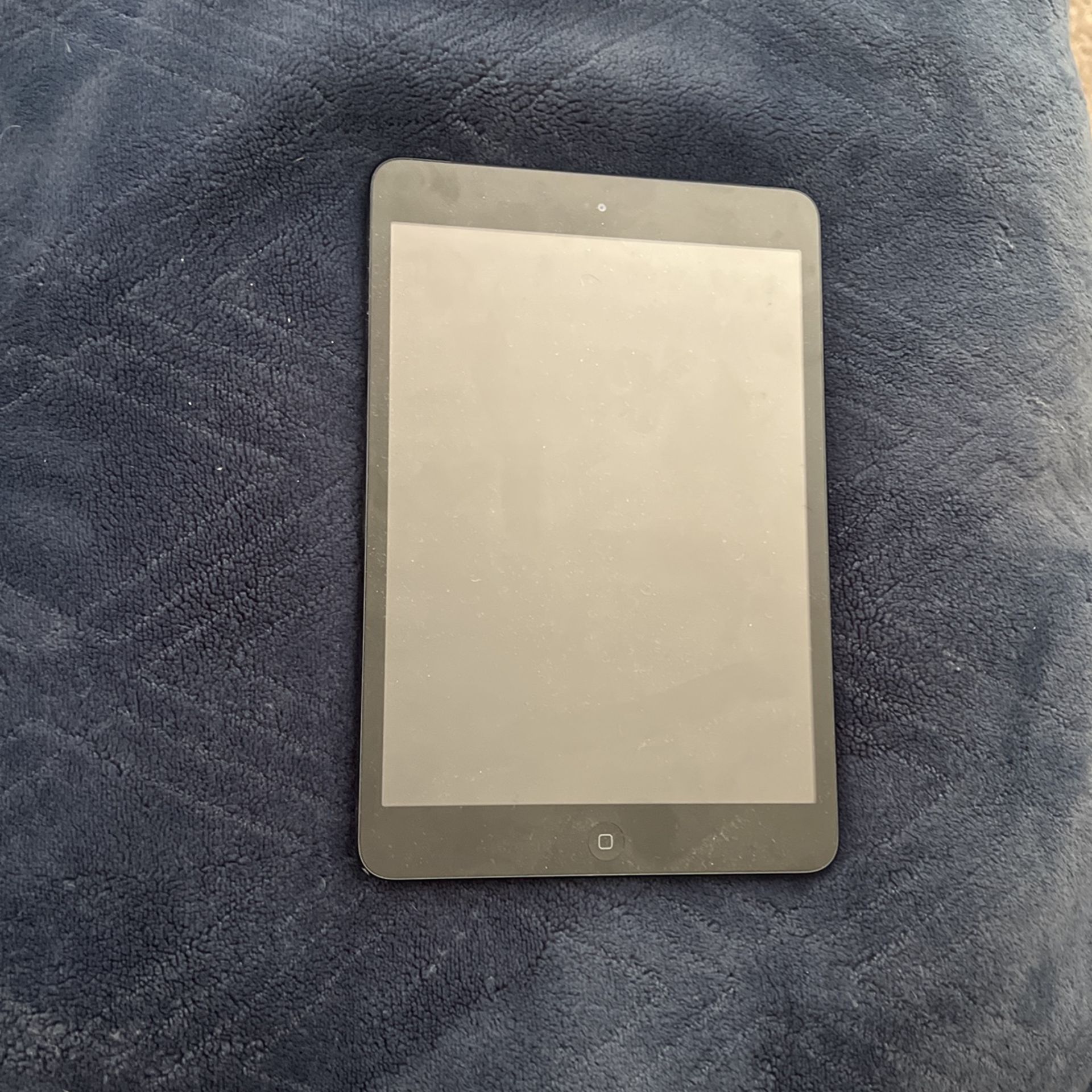 iPad Air A1455 with Cellular + ZAGG Case