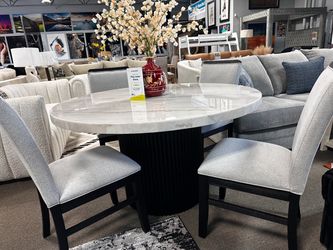 Stunning marble dining set! 📲🚨 Easy Financing!