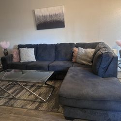 Sectional Couch And Coffee Table 