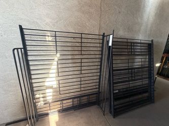 TRIPLE BUNK BED