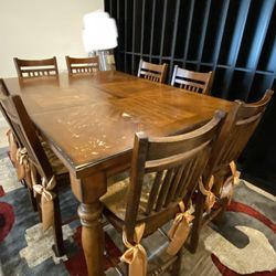 Table & 8 Chairs