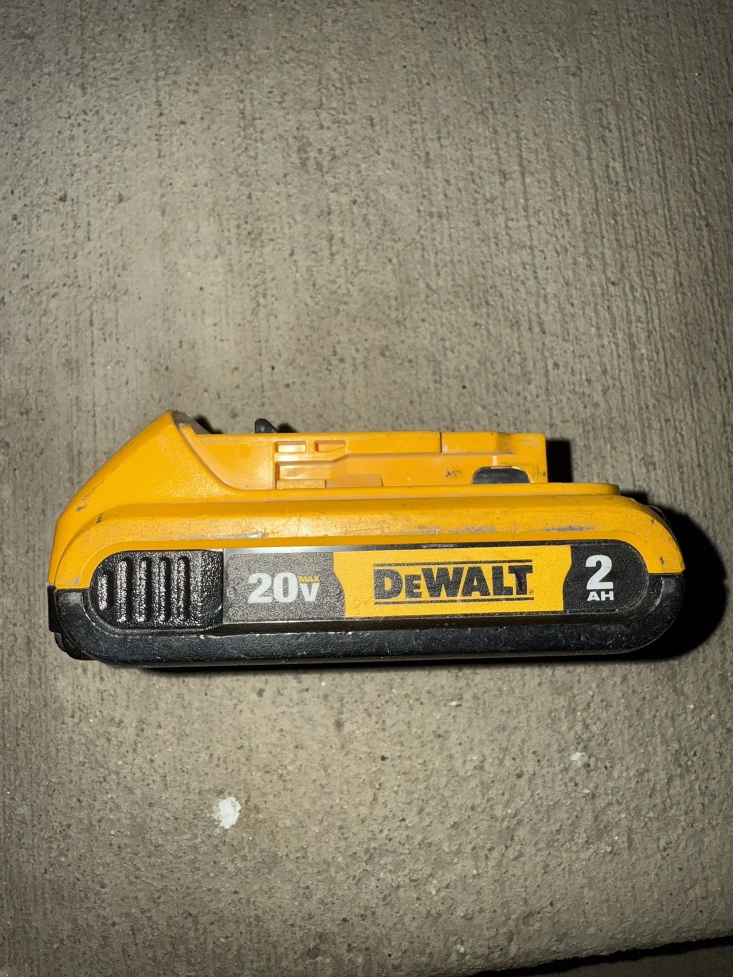 Dewalt 20v battery 2.0 ah