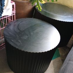 2 Black Round Wood Coffee Table And Nesting Table..Fluted