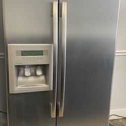 Whirlpool Refrigerator Steinless 