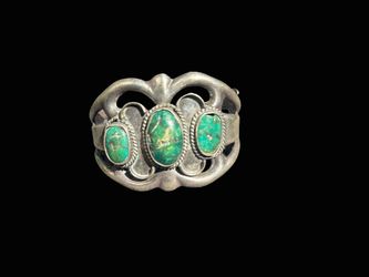 Vintage Southwestern-Style Three-Stone Turquoise-Colored Openwork Cuff Bracelet