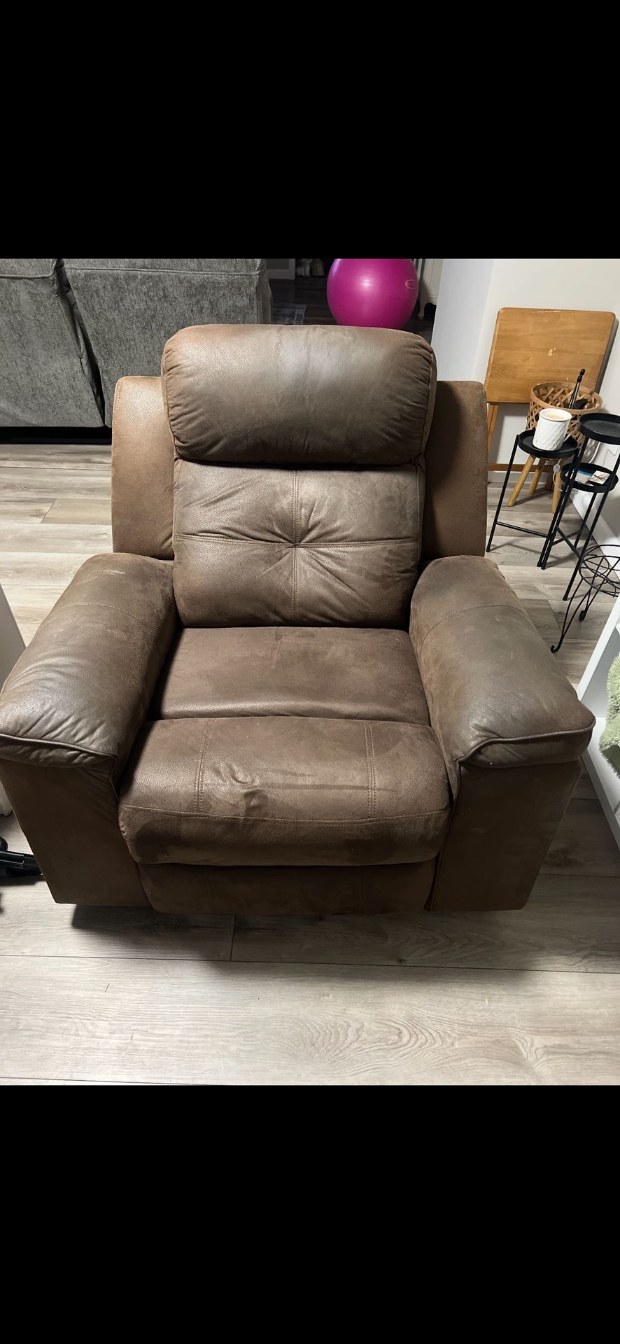 Oversized Brown Recliner