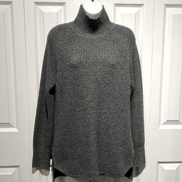 Banana Republic Grey Mock Neck Sweater Size M