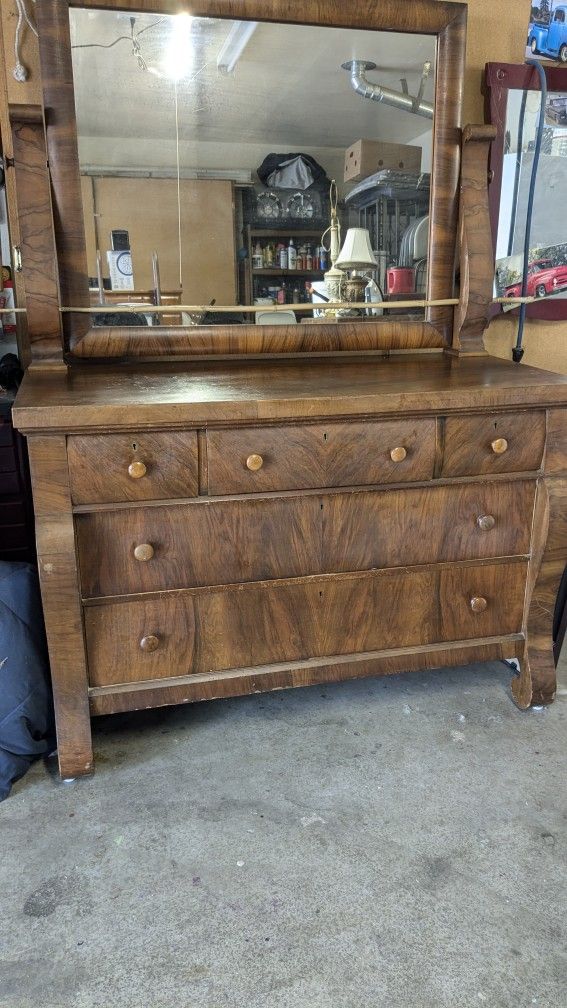 Beautiful Antique Dresser , Beurrow